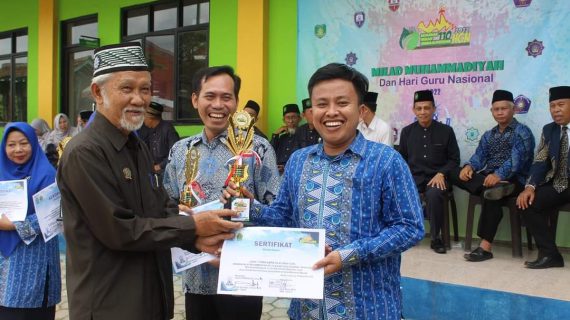 Pemenang JUARA 1 LOMBA KARYA TULIS ILMIAH POPULER Tingkat Guru Muhammadiyah SE-Kota Bandar Lampung.