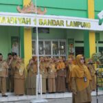 Upacara Bendera SD Muhammadiyah 1 Bandar Lampung, 06 Oktober 2025: Tekankan Pentingnya Menjaga kebersihan lingkungan sekolah